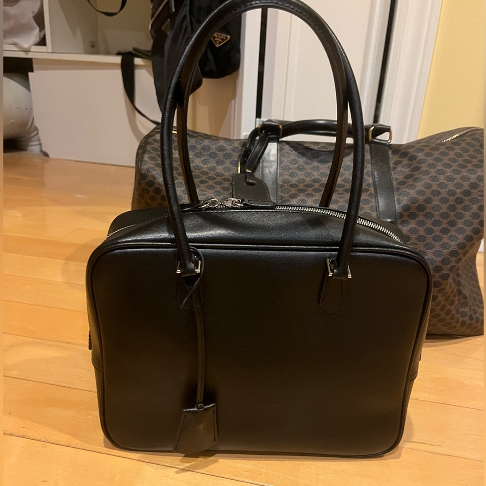 Dunst black leather structured bag